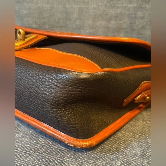 Vintage Dooney & Bourke All Weather Leather Carrier Bag Medium Sized - Picture 6 of 17